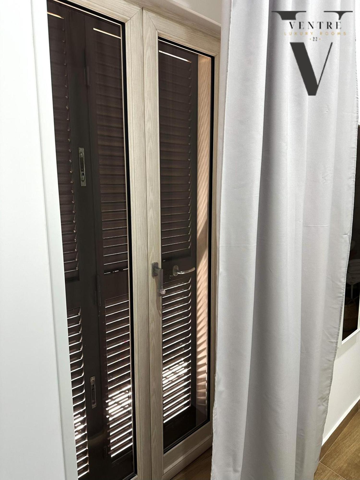 Ventre Luxury Rooms Napoli Esterno foto