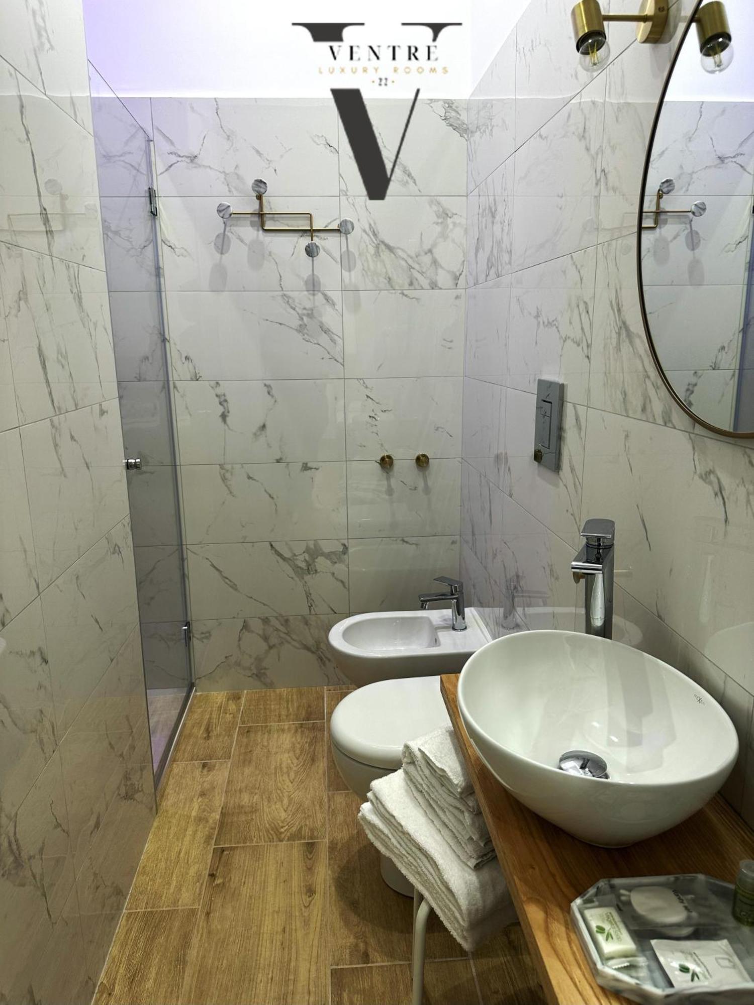 Ventre Luxury Rooms Napoli Esterno foto