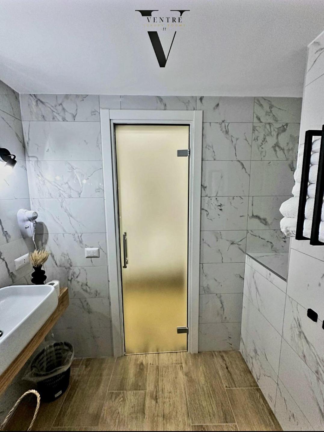 Ventre Luxury Rooms Napoli Esterno foto